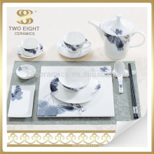 Hochwertiges quadratisches keramisches Essgeschirr-Set mit Farblogo-Abziehbild